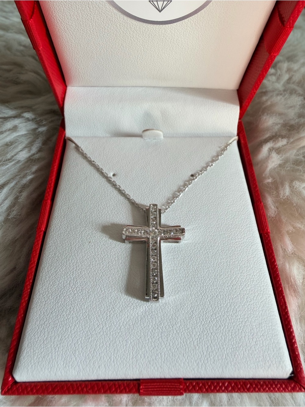 Diamond Cross Pendant Necklace
925 Sterling Silver